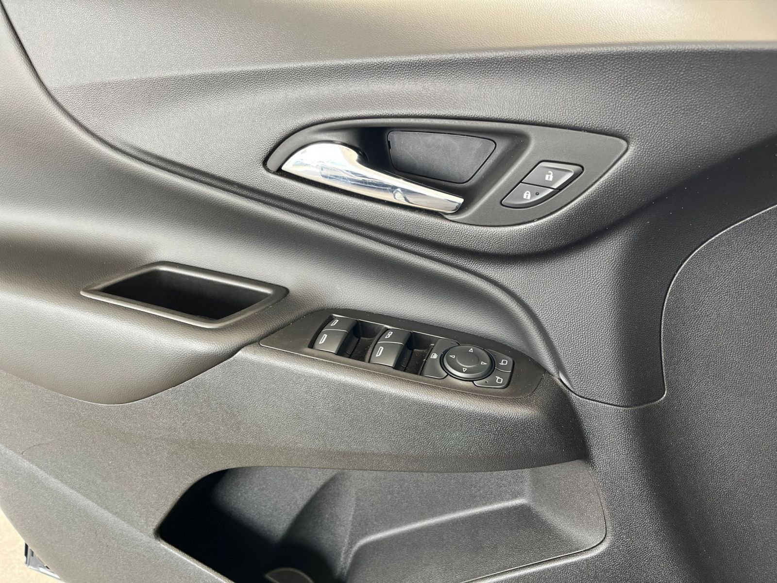 Thumbnail: 2023 Chevrolet Equinox - 20