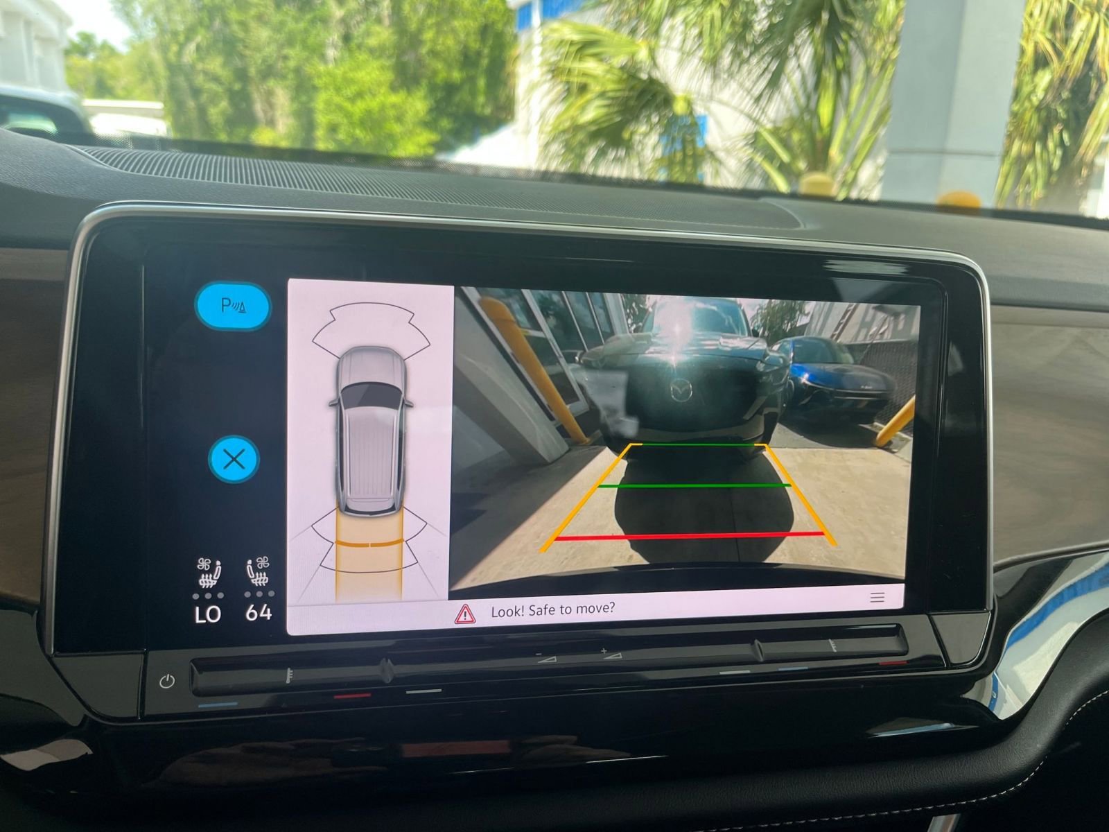 Thumbnail: 2025 Volkswagen Atlas - 25