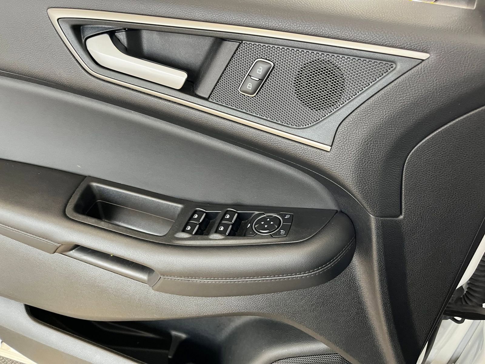 Thumbnail: 2024 Ford Edge - 20