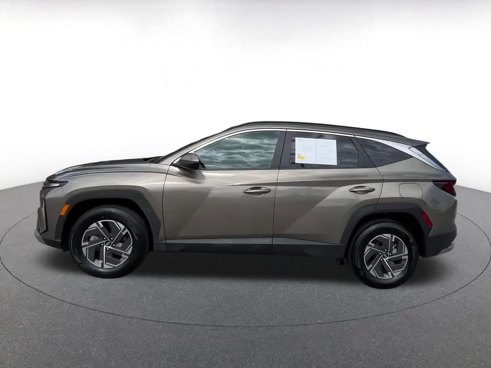 Thumbnail: 2025 Hyundai Tucson - 9