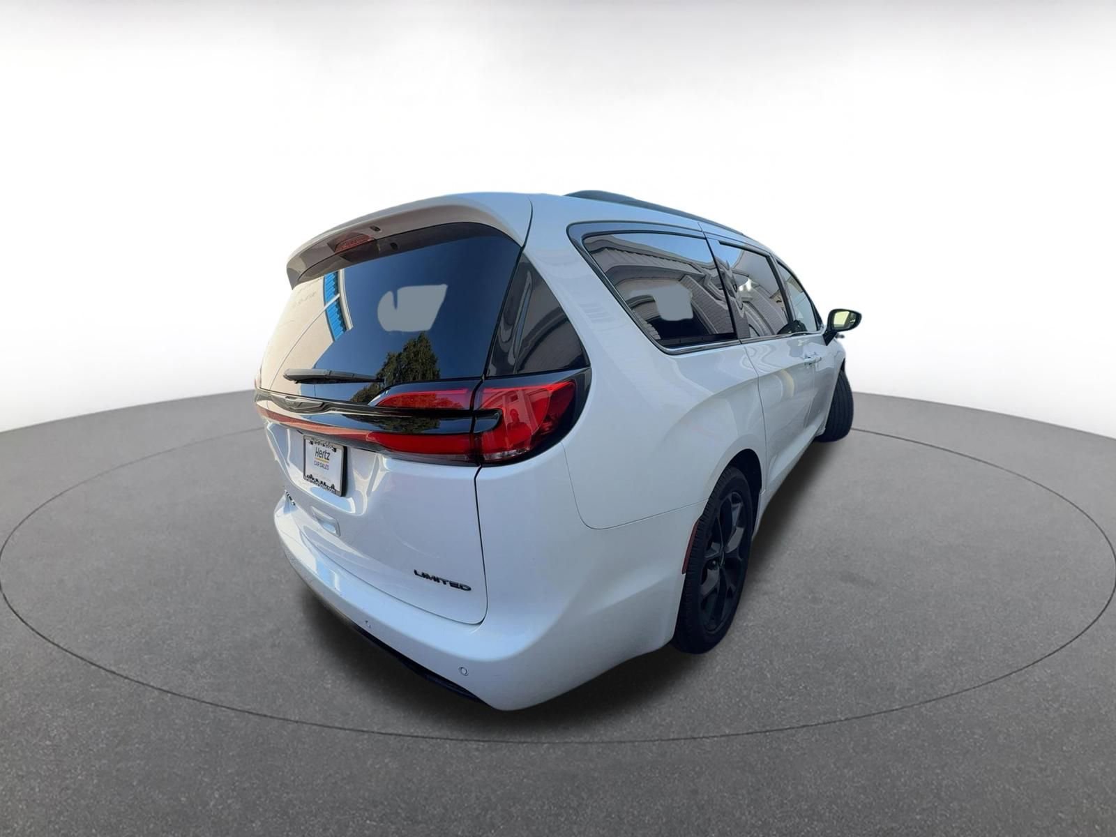 Thumbnail: 2025 Chrysler Pacifica - 8