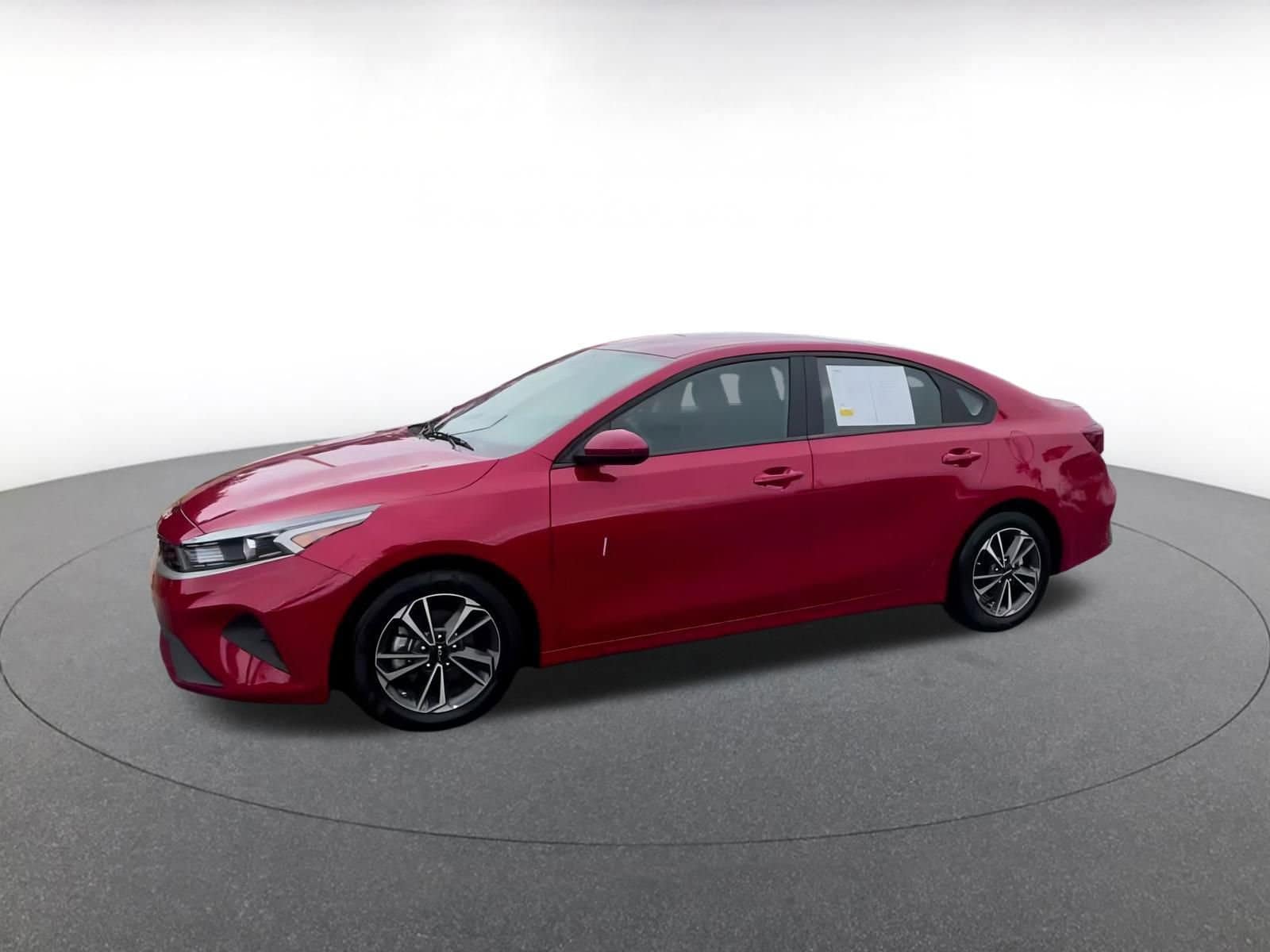 Thumbnail: 2024 Kia Forte - 7