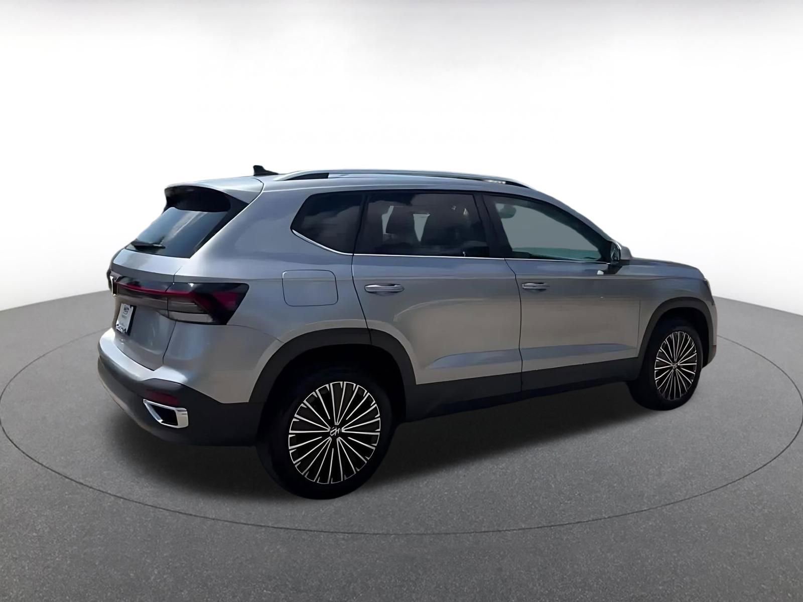Thumbnail: 2025 Volkswagen Taos - 14