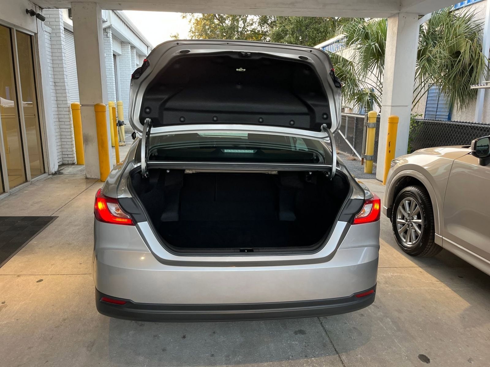 Thumbnail: 2025 Toyota Camry - 31