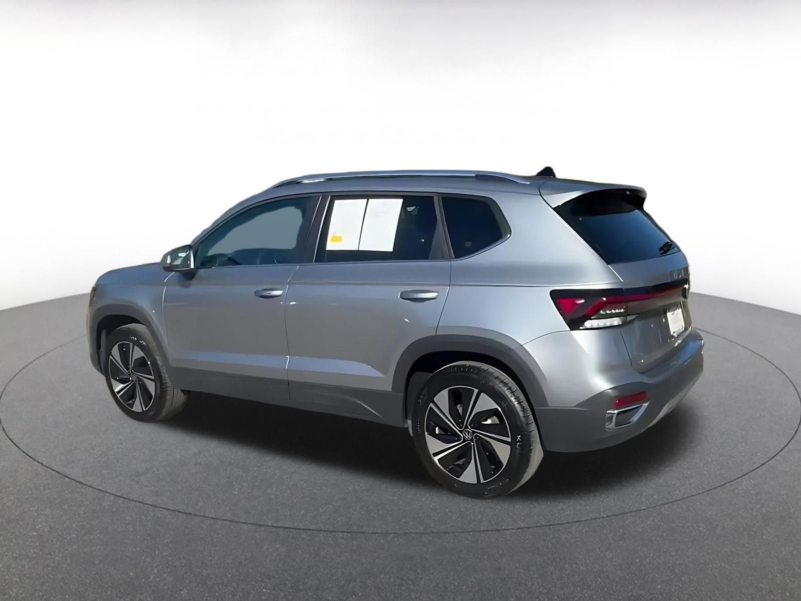 Thumbnail: 2025 Volkswagen Taos - 10