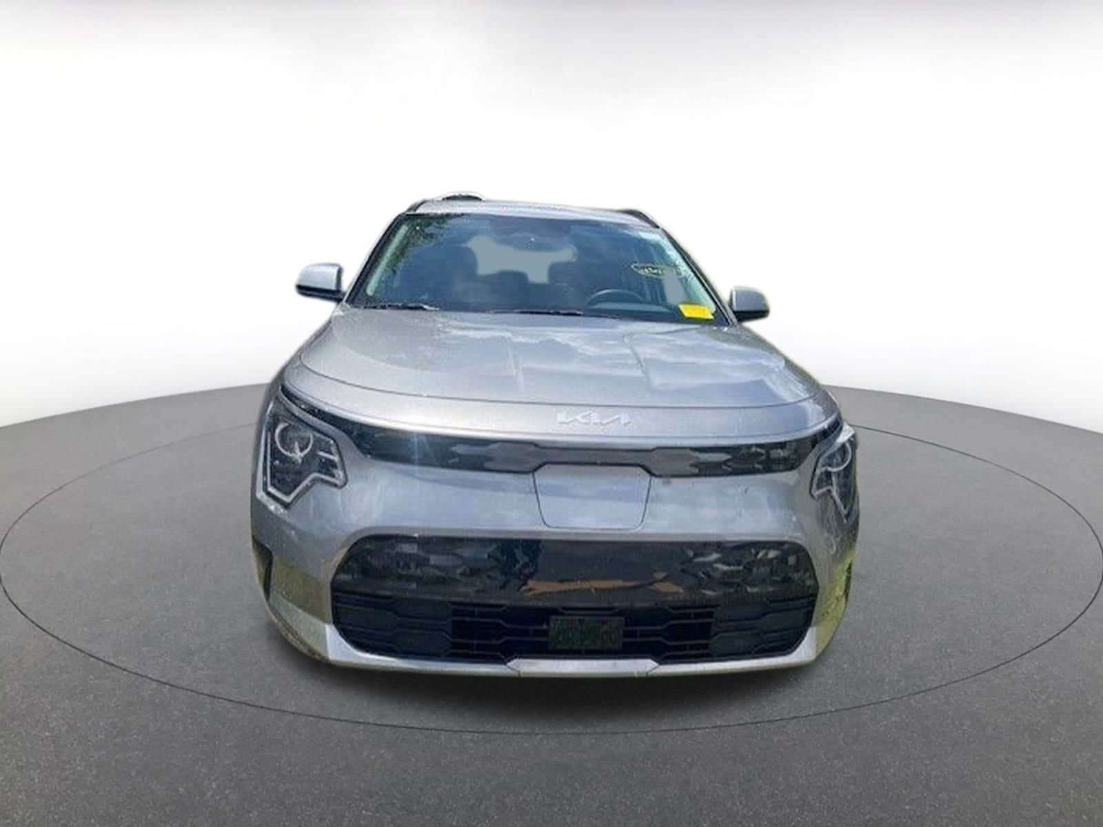 Thumbnail: 2023 Kia Niro - 3