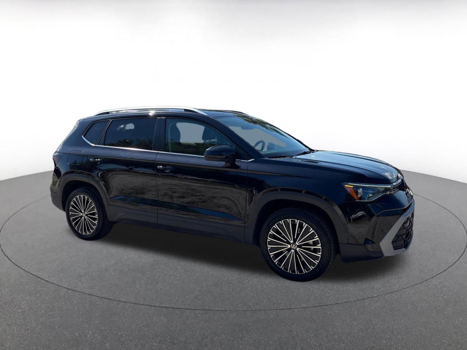 Thumbnail: 2025 Volkswagen Taos - 1