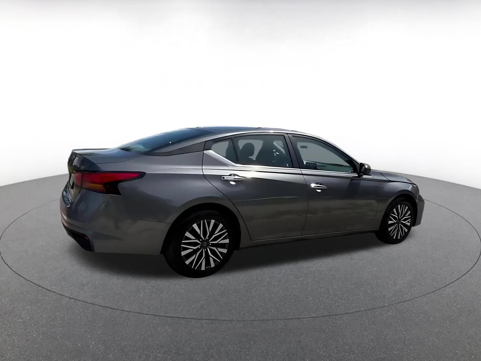 Thumbnail: 2025 Nissan Altima - 14