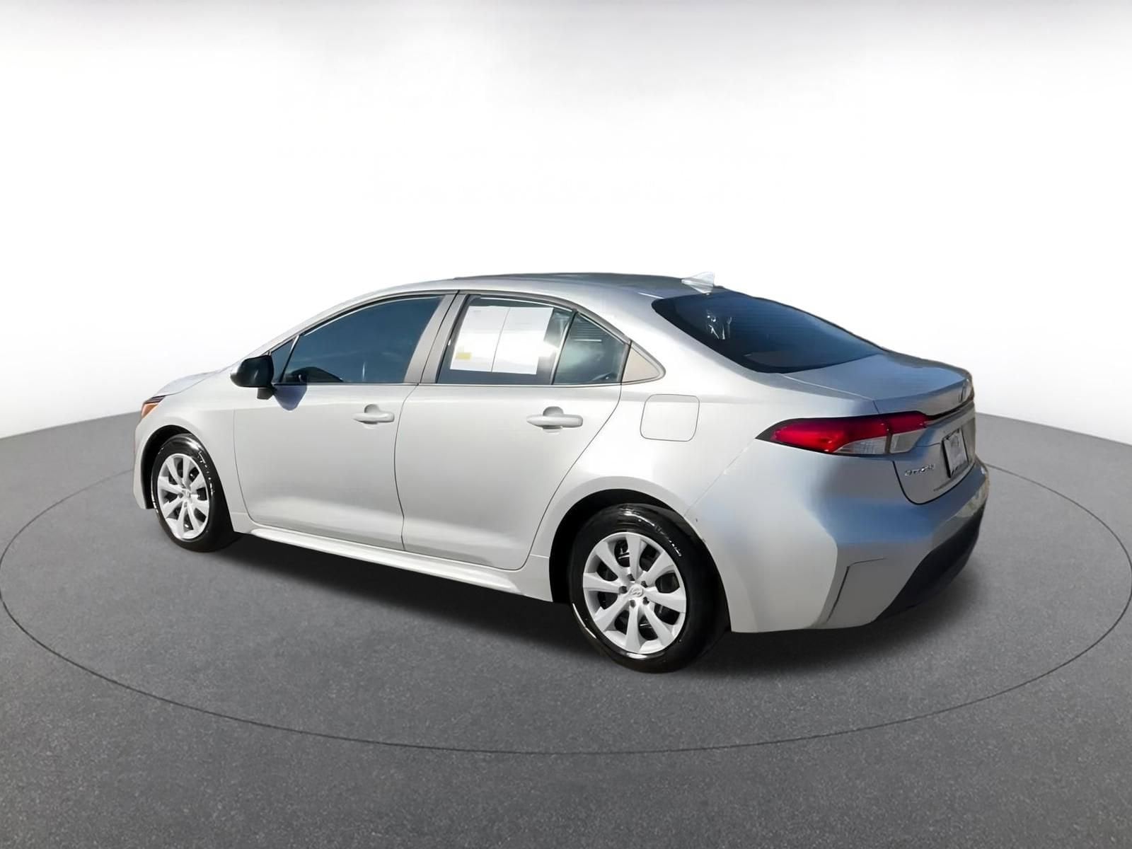 Thumbnail: 2025 Toyota Corolla - 10