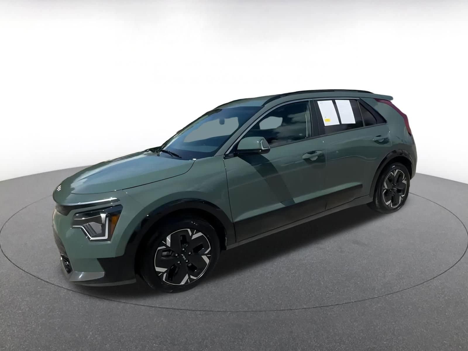 Thumbnail: 2023 Kia Niro - 6