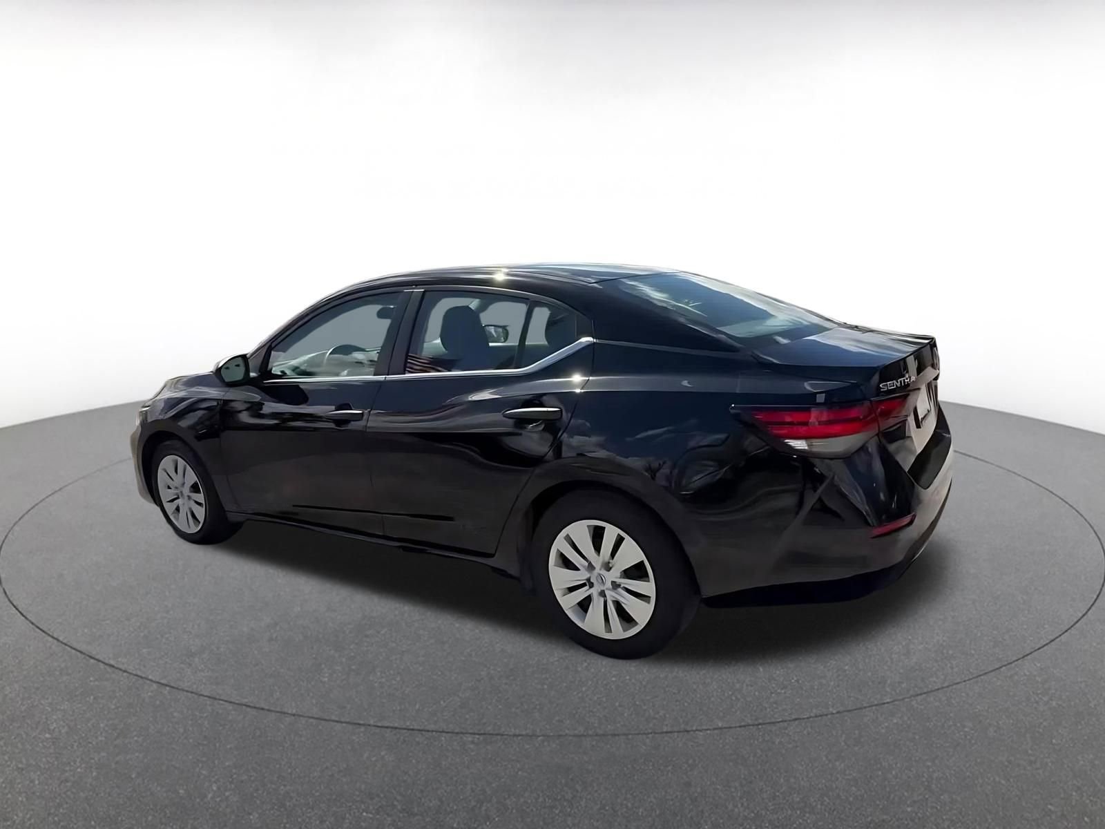 Thumbnail: 2025 Nissan Sentra - 10
