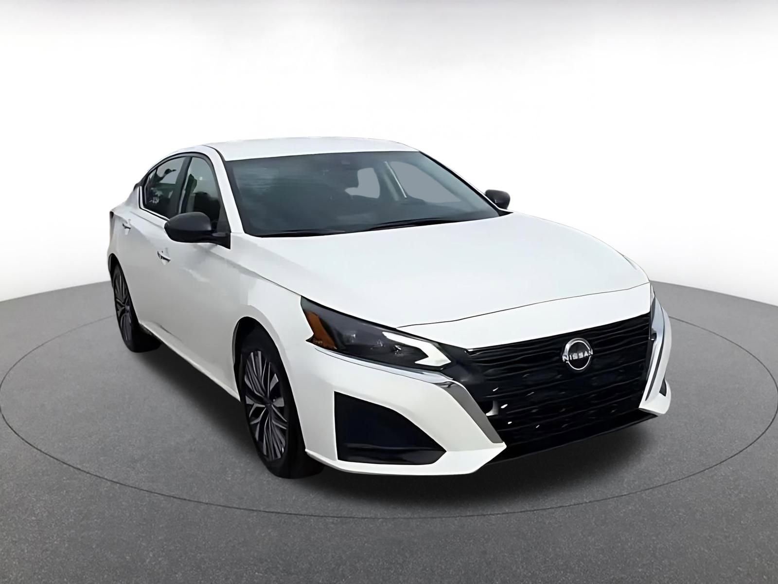 Thumbnail: 2025 Nissan Altima - 3