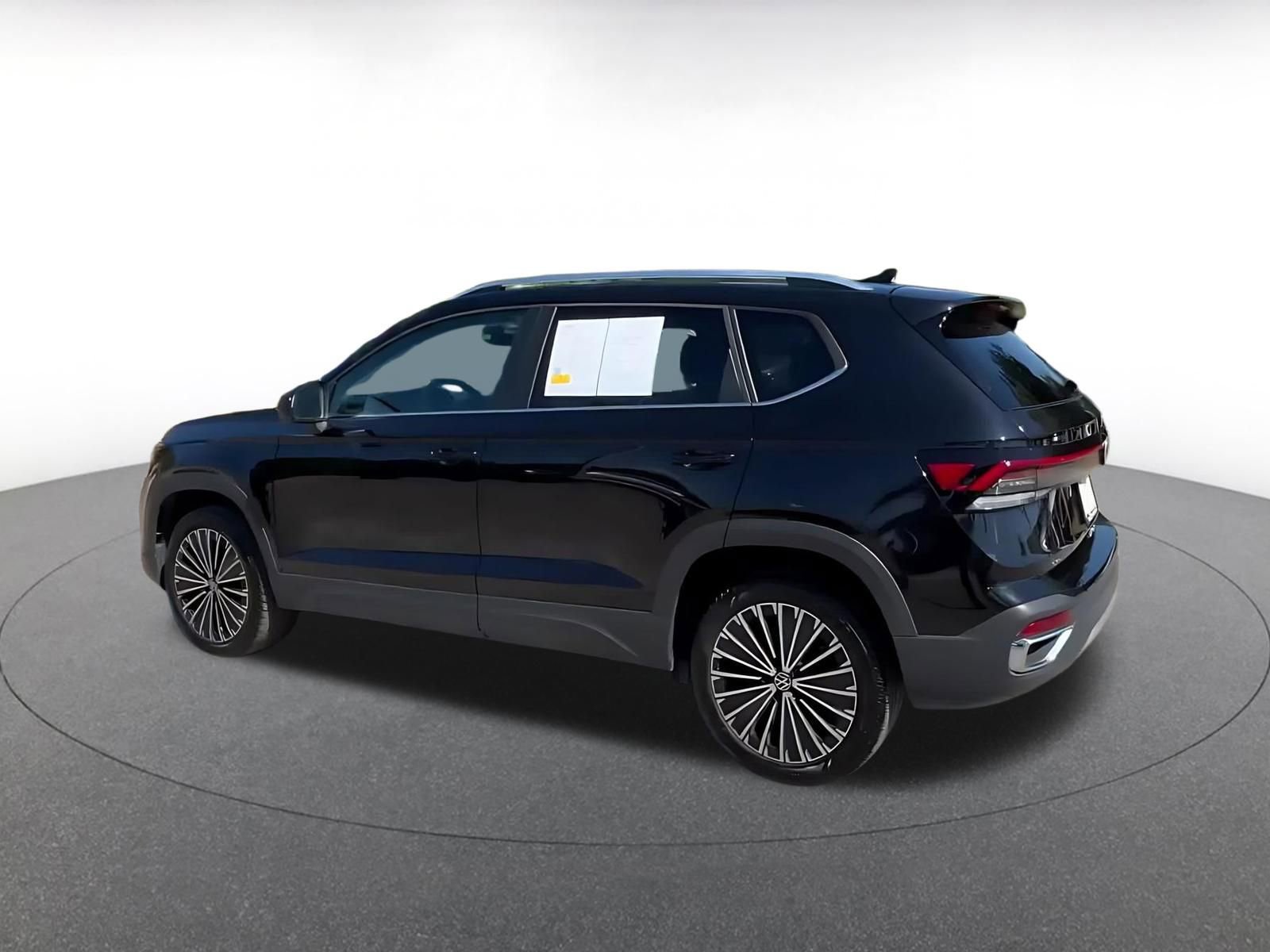 Thumbnail: 2025 Volkswagen Taos - 9