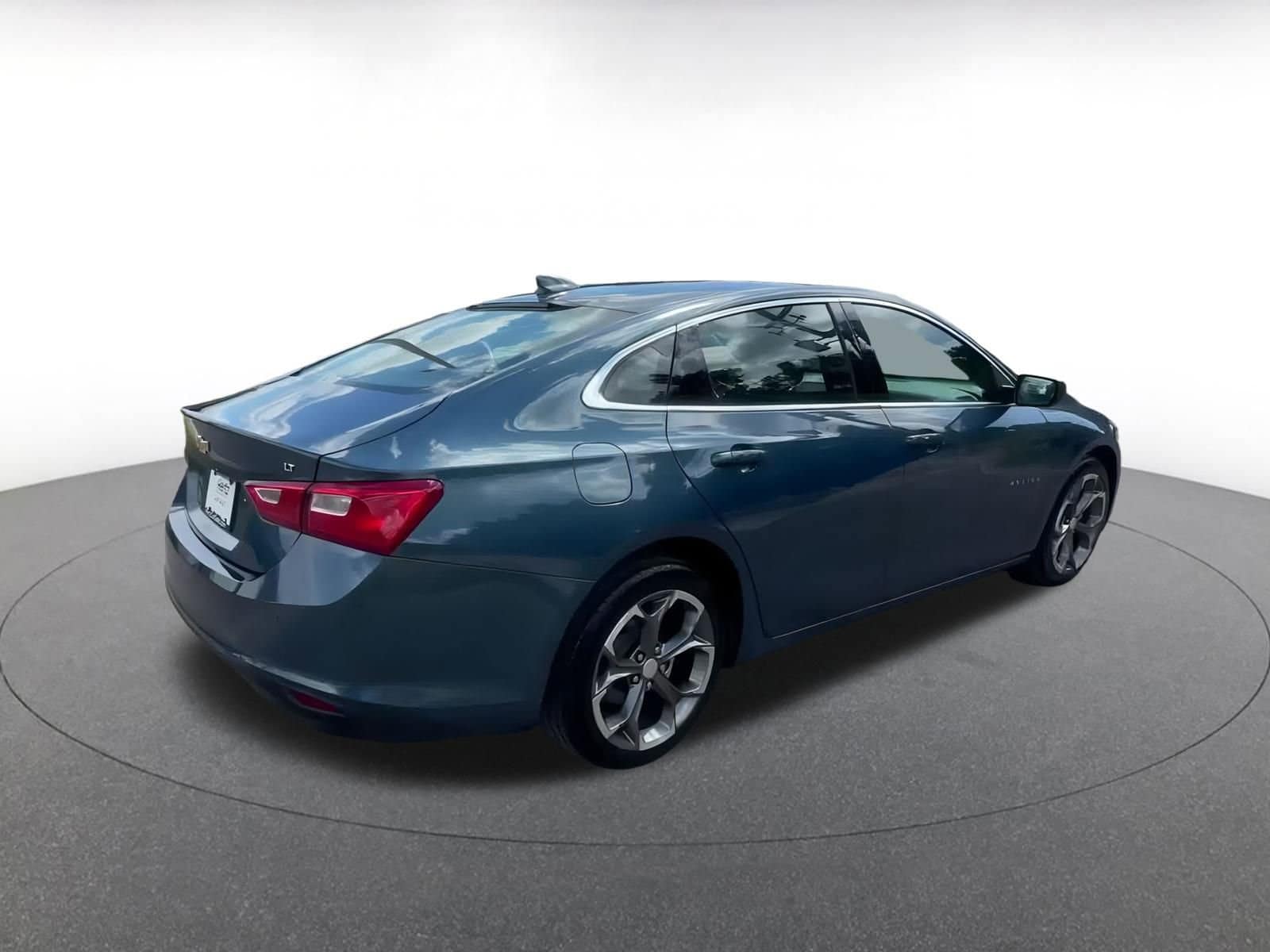 Thumbnail: 2024 Chevrolet Malibu - 13