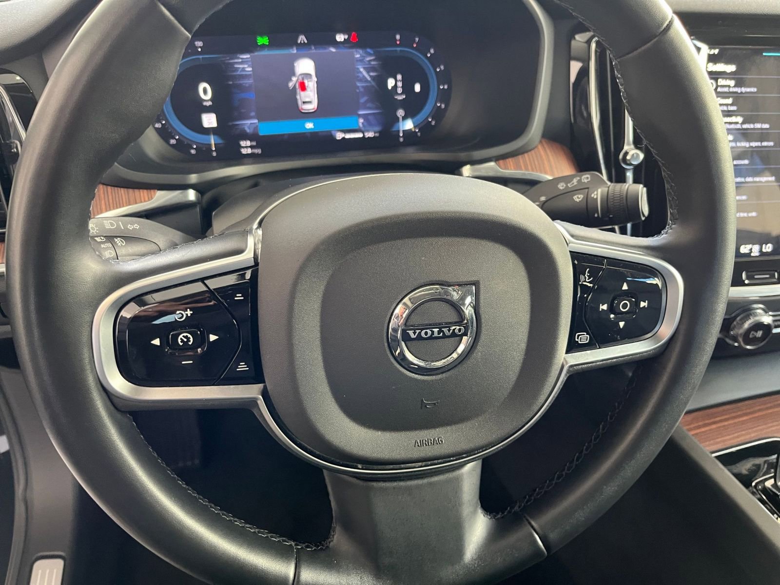 Thumbnail: 2025 Volvo S60 - 28