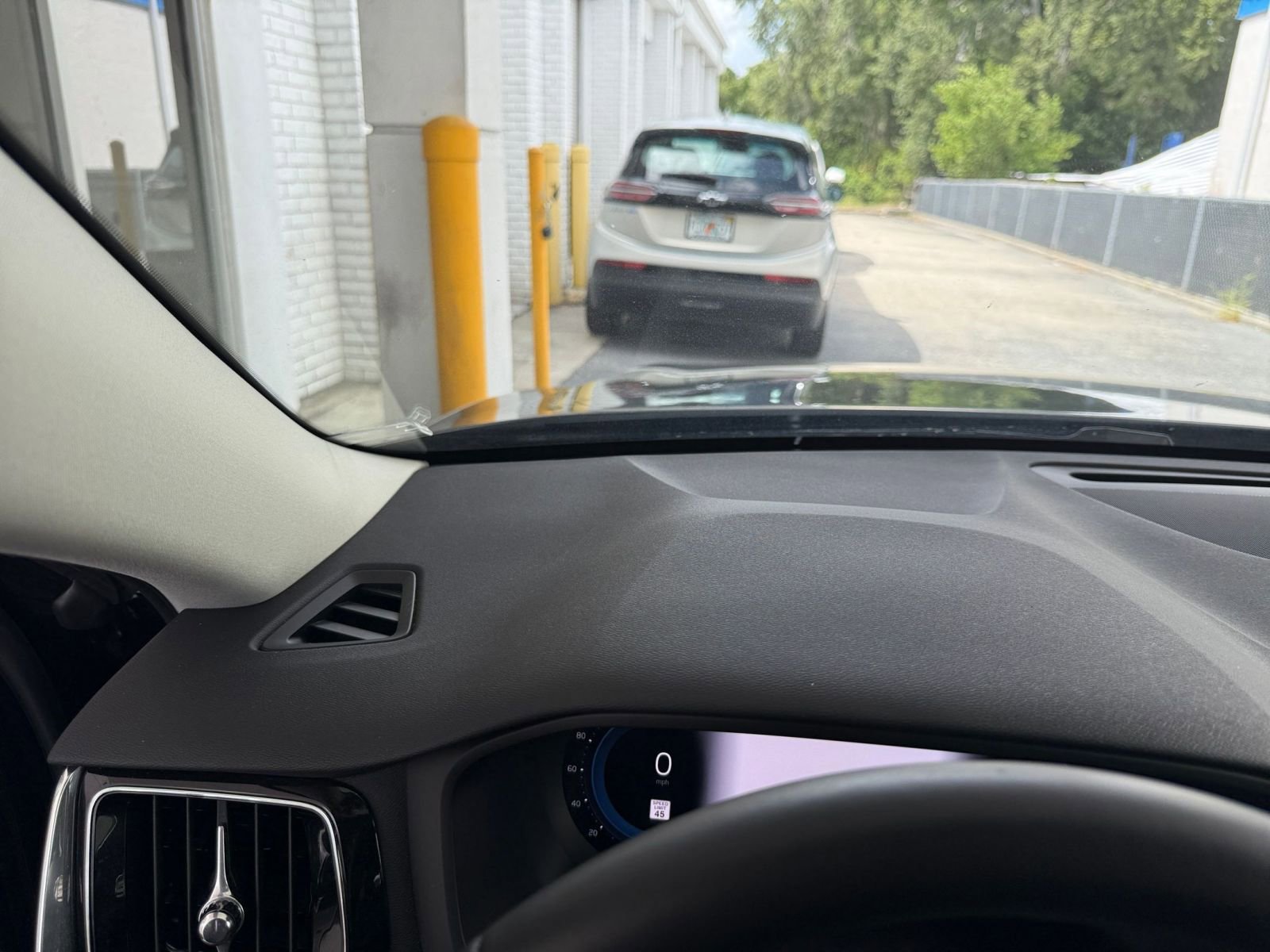 Thumbnail: 2025 Volvo S60 - 34