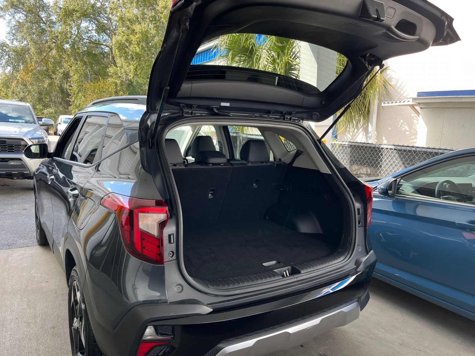 Thumbnail: 2025 Kia Seltos - 33