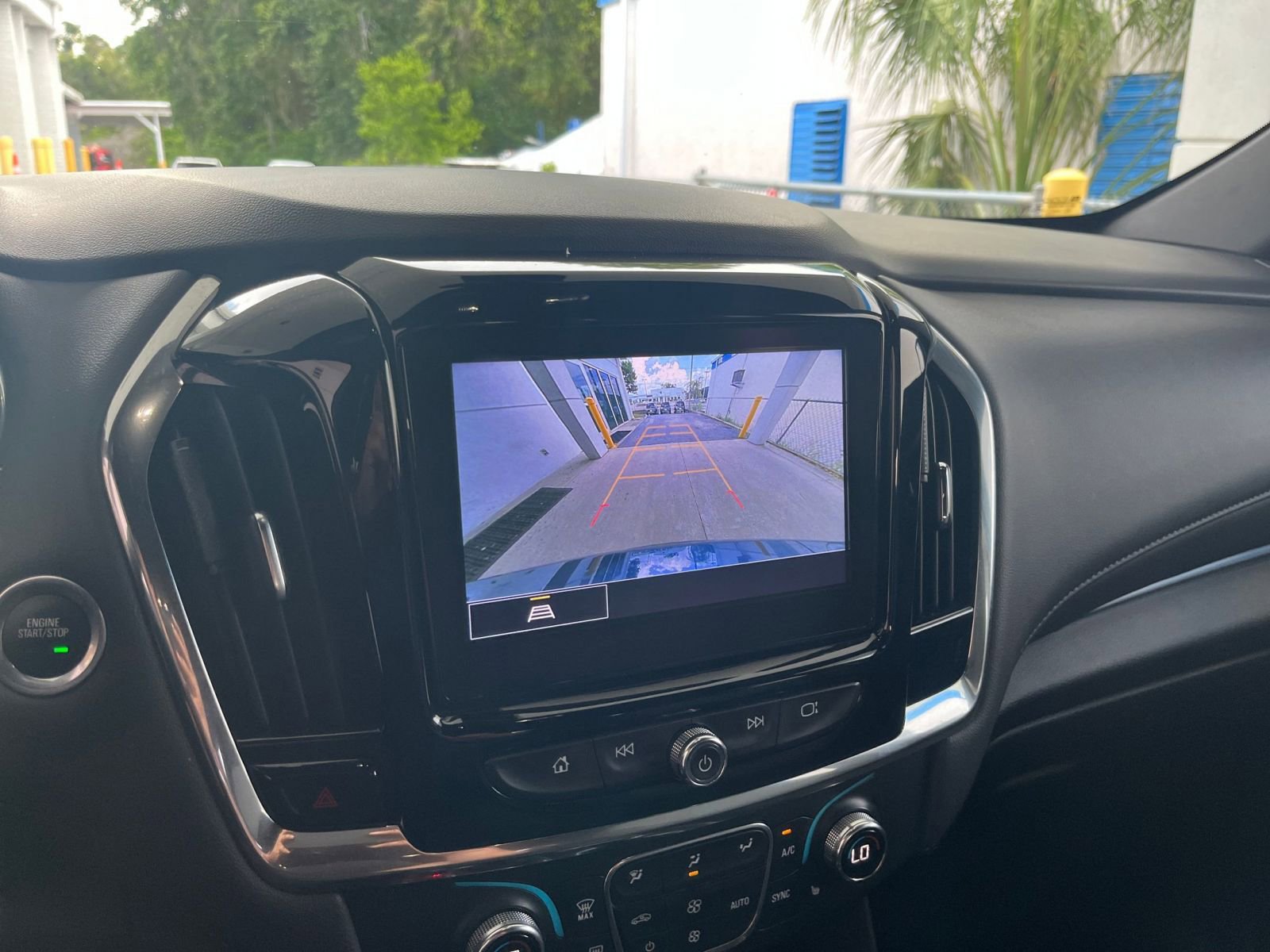 Thumbnail: 2023 Chevrolet Traverse - 17