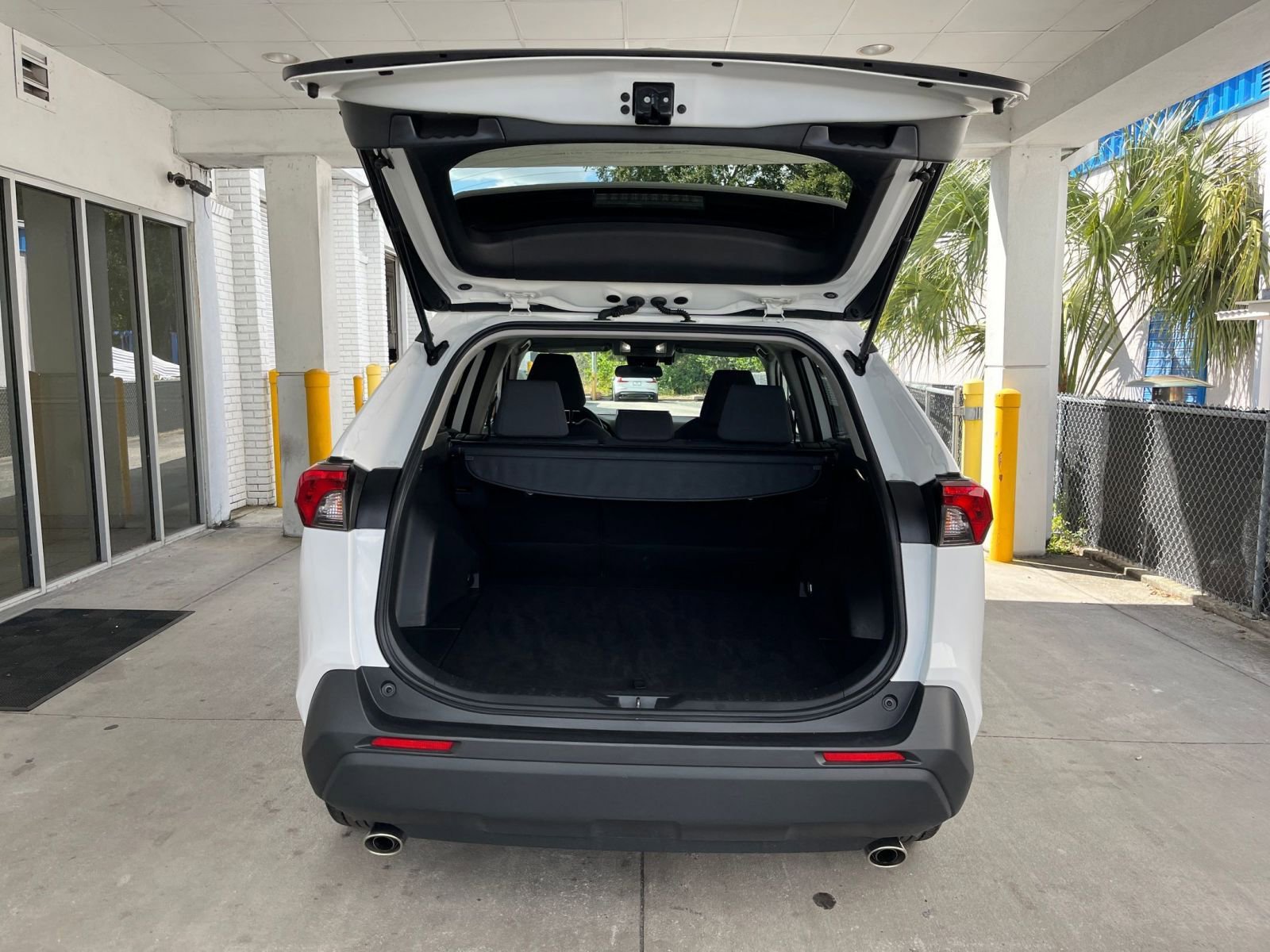 Thumbnail: 2025 Toyota RAV4 - 31