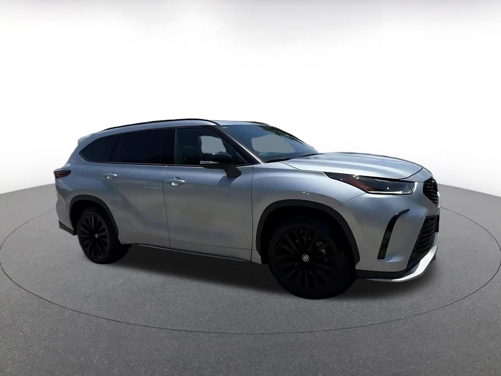 Thumbnail: 2025 Toyota Highlander - 2