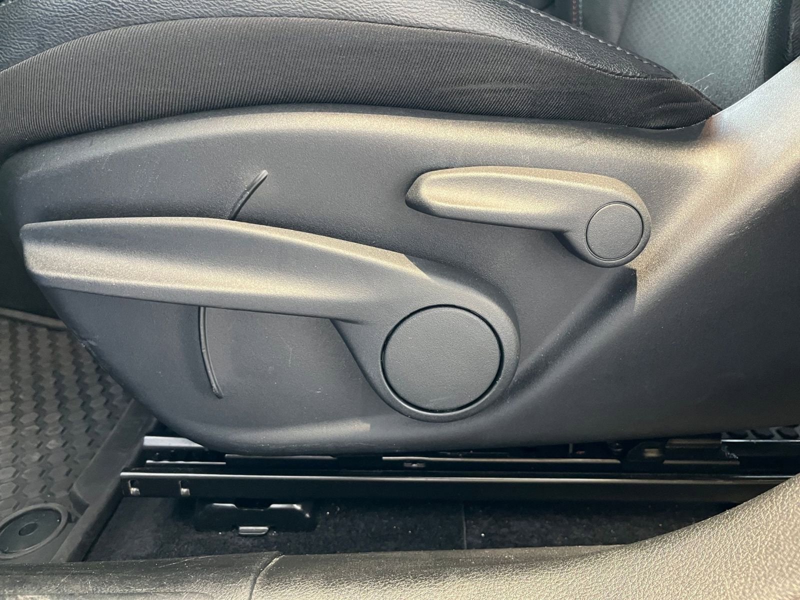 Thumbnail: 2025 Jeep Compass - 23