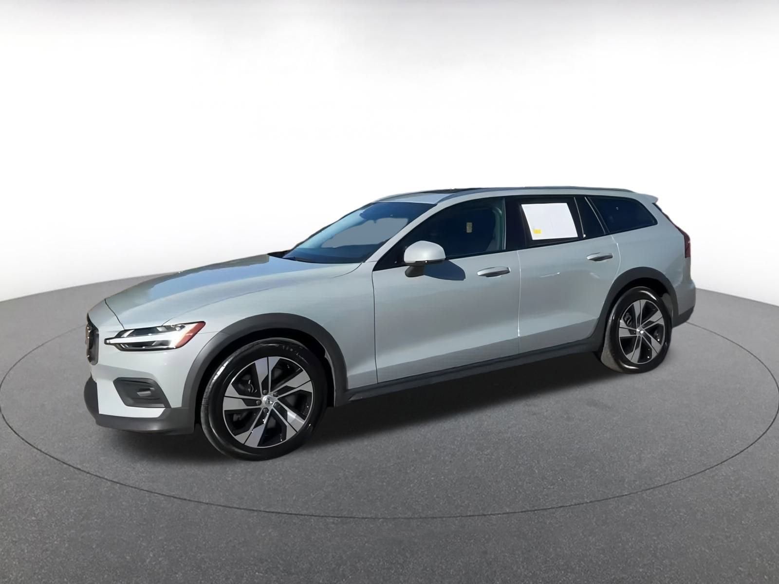Thumbnail: 2025 Volvo S60 - 7