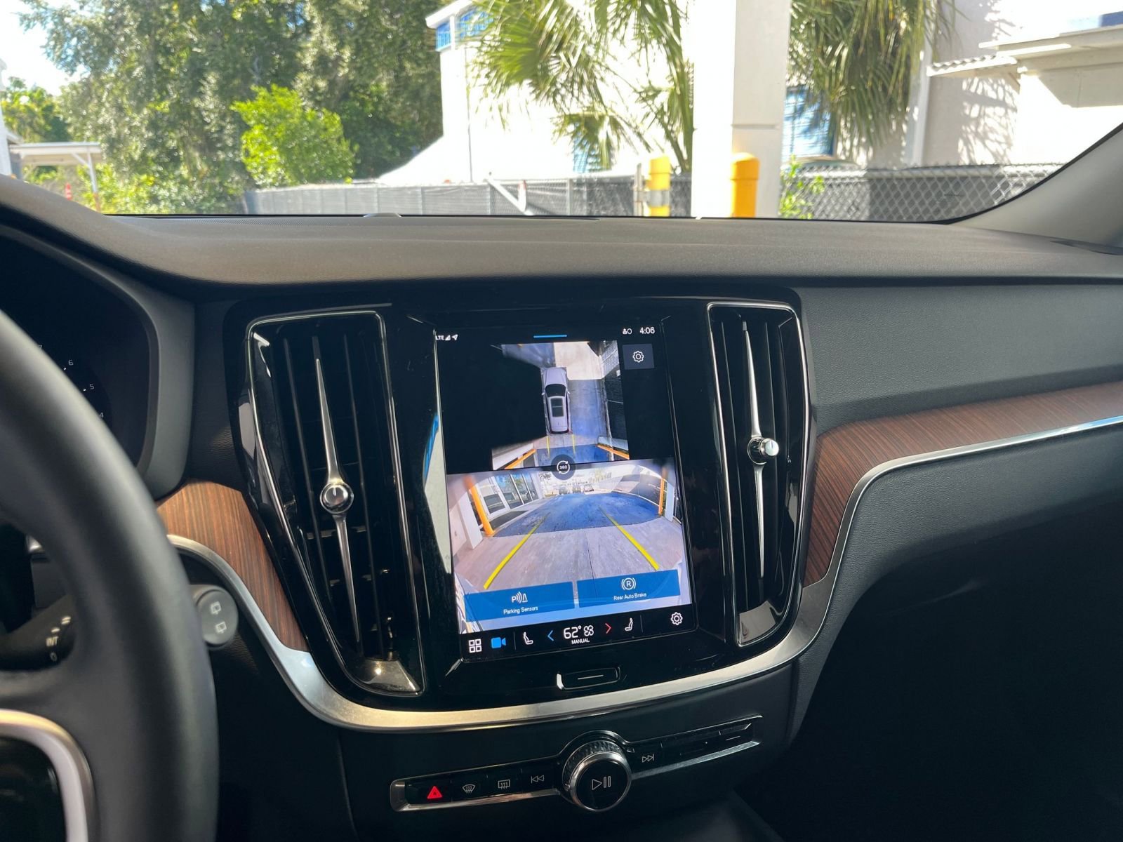 Thumbnail: 2025 Volvo S60 - 17