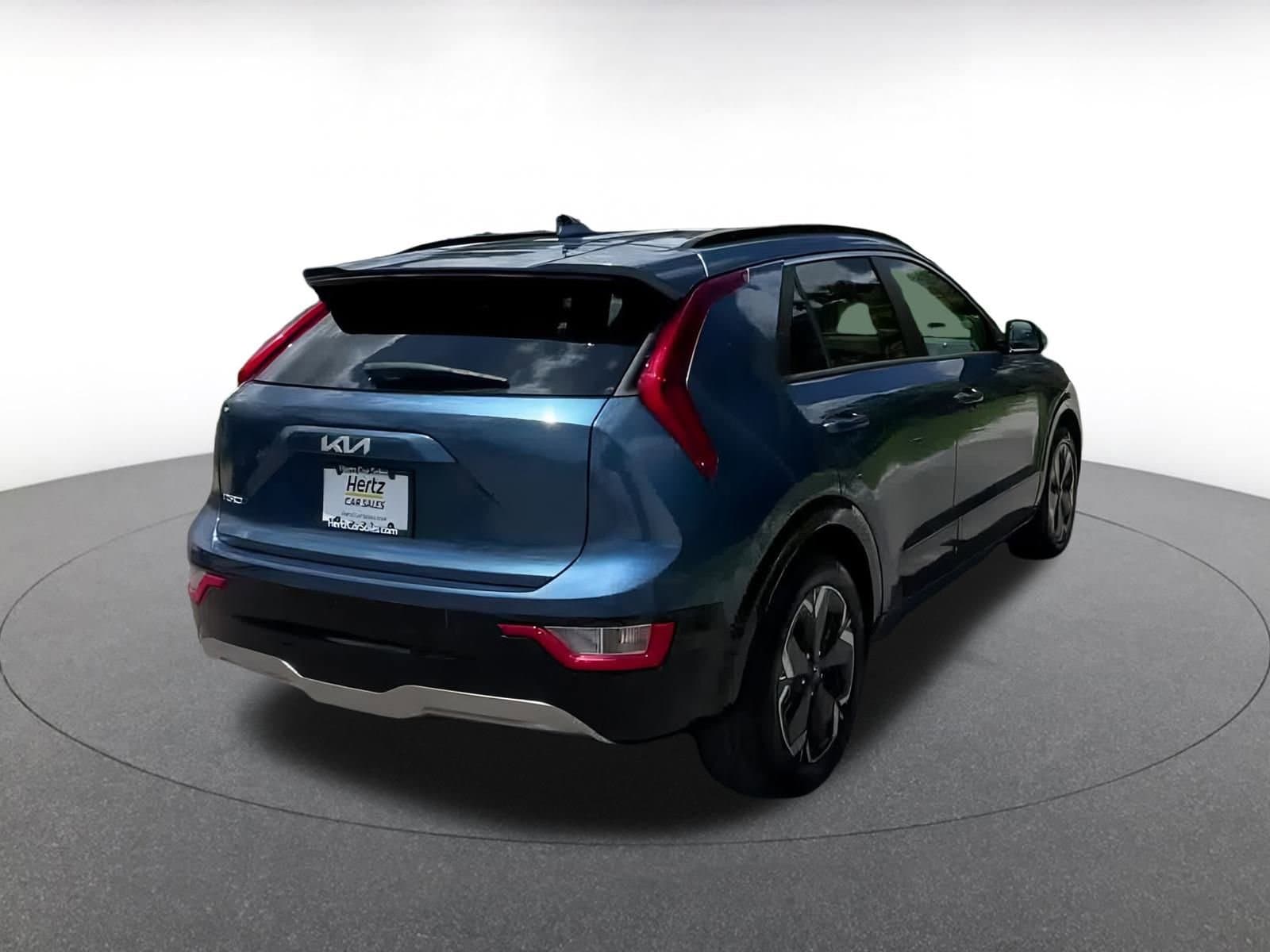 Thumbnail: 2023 Kia Niro - 13
