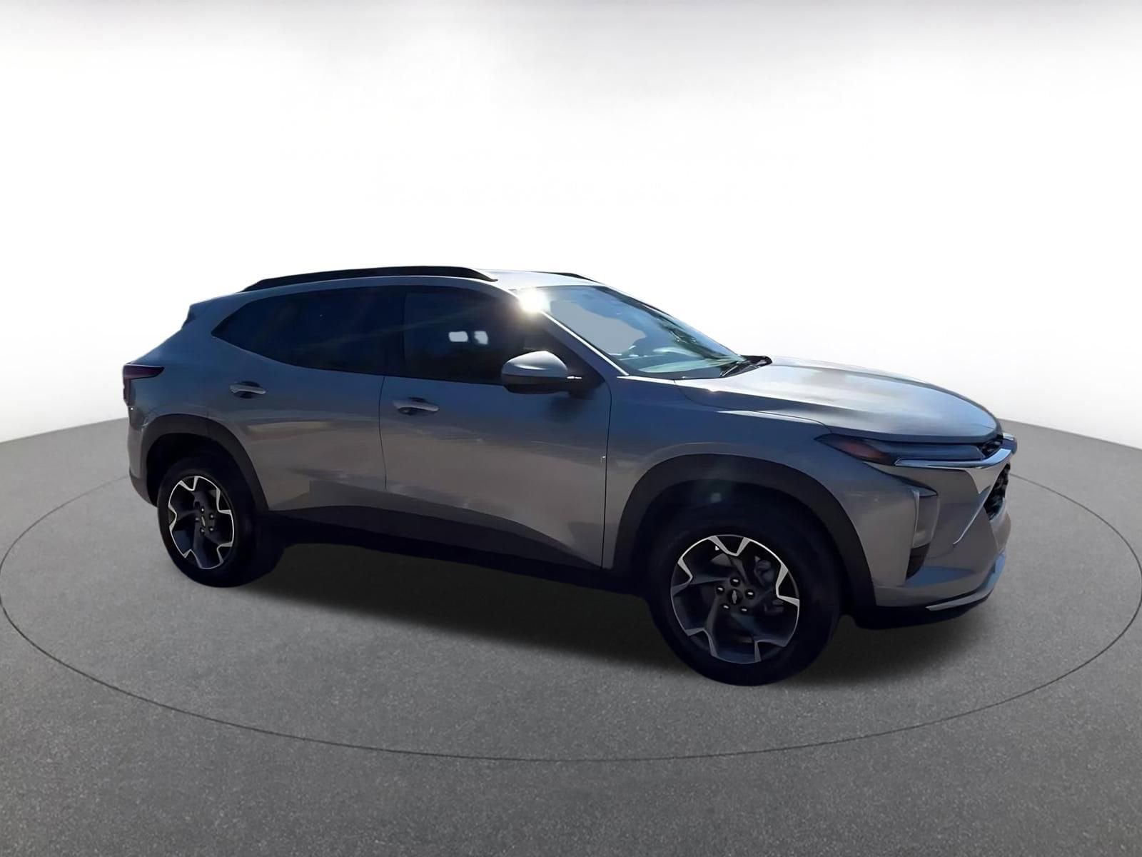 Thumbnail: 2025 Chevrolet Trax - 2