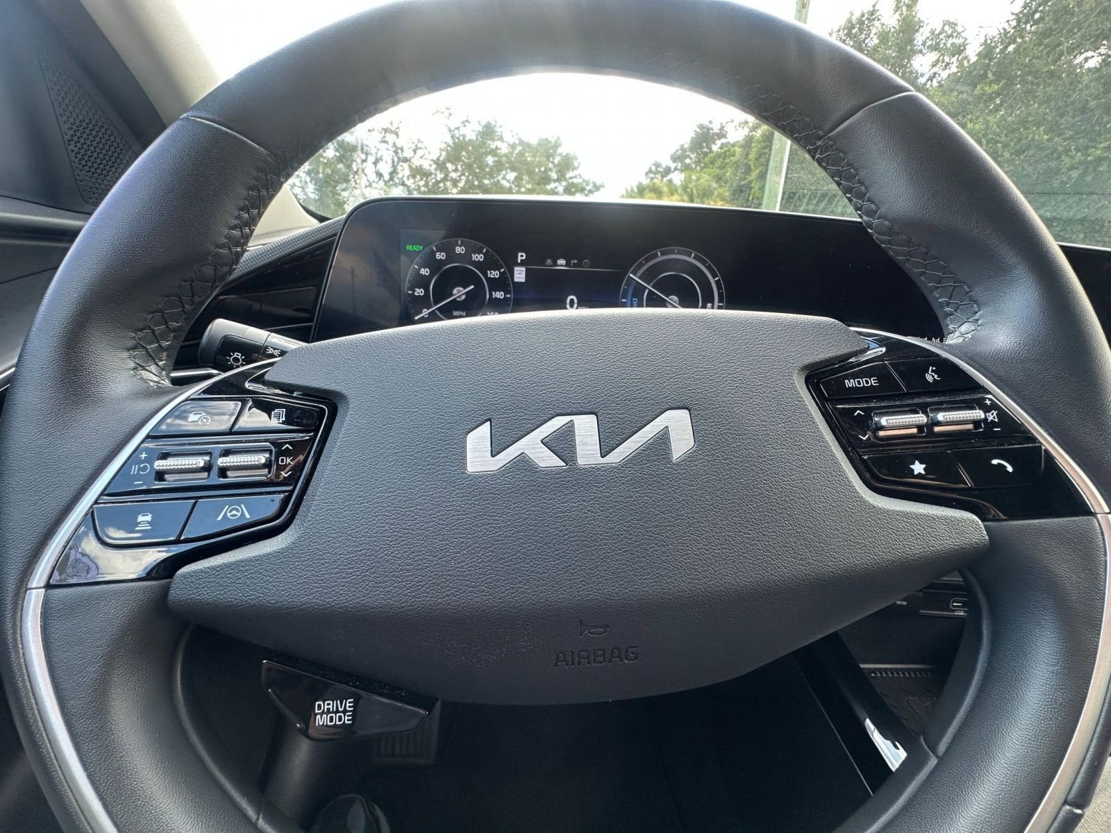 Thumbnail: 2023 Kia Niro - 33