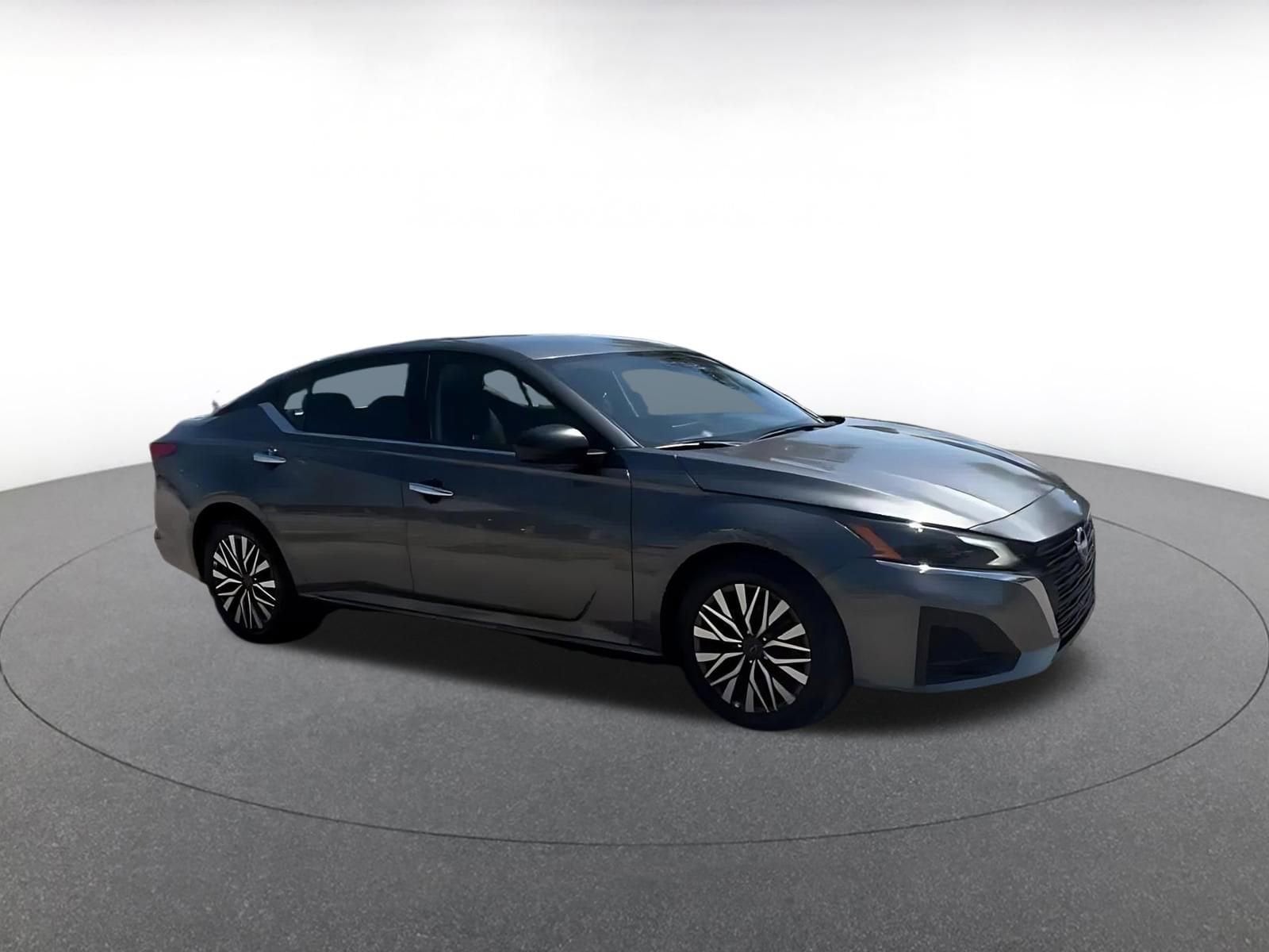 Thumbnail: 2025 Nissan Altima - 2