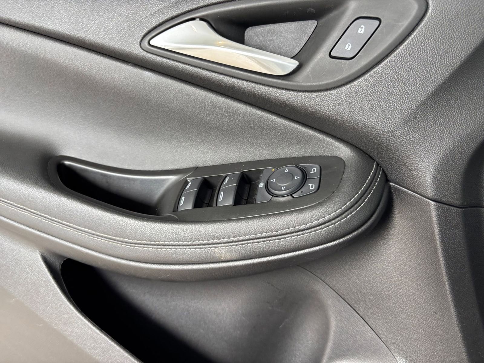 Thumbnail: 2025 Buick Encore GX - 18