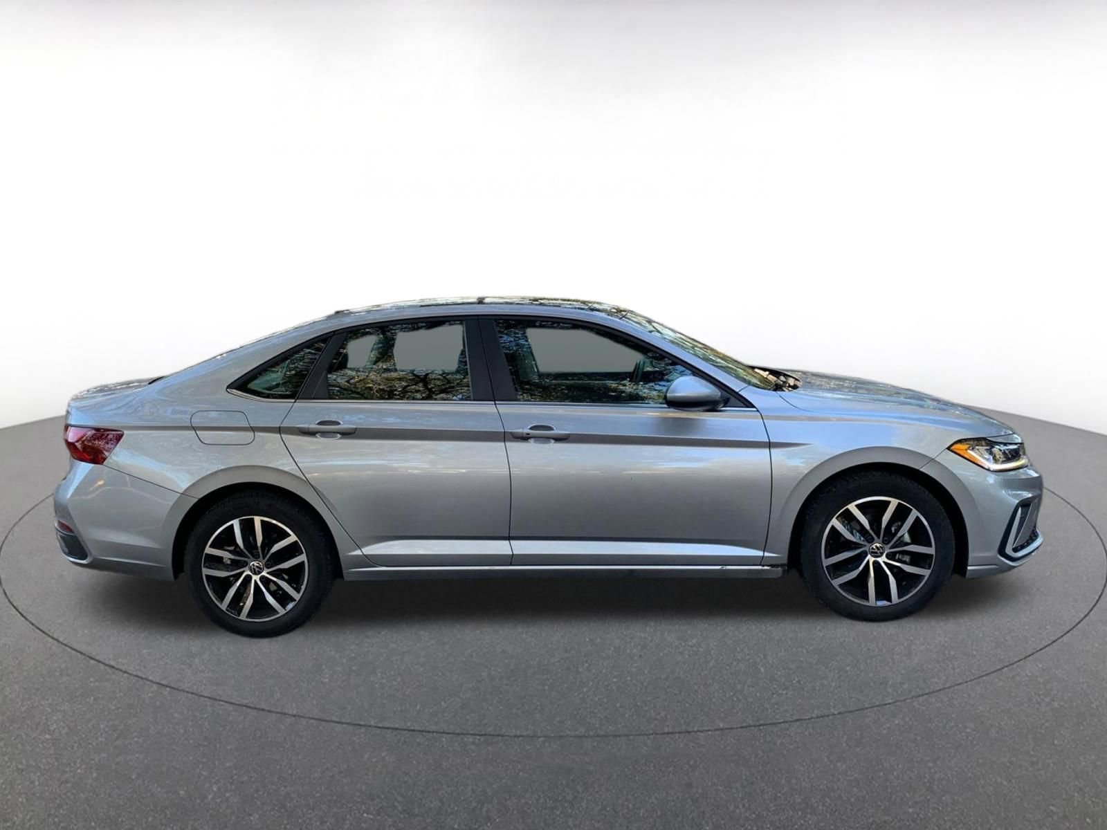 Thumbnail: 2025 Volkswagen Jetta - 8