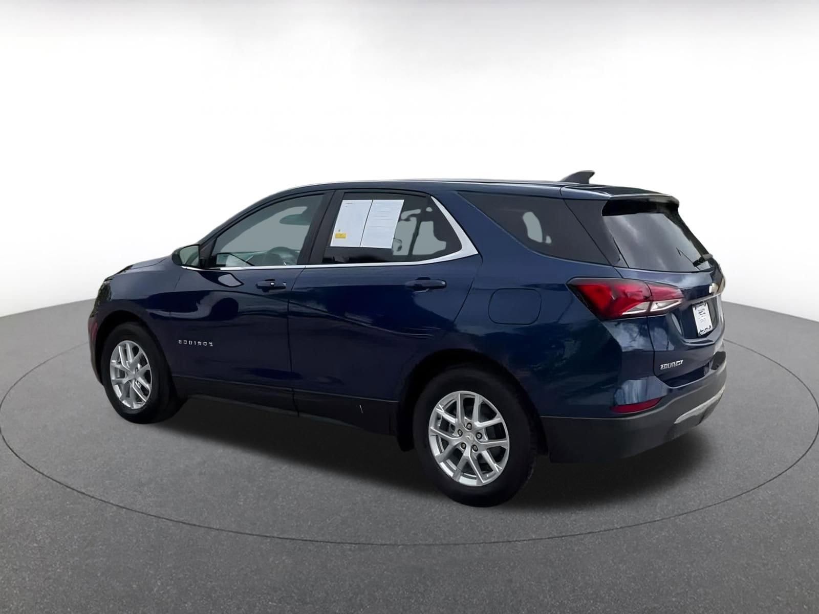 Thumbnail: 2023 Chevrolet Equinox - 10