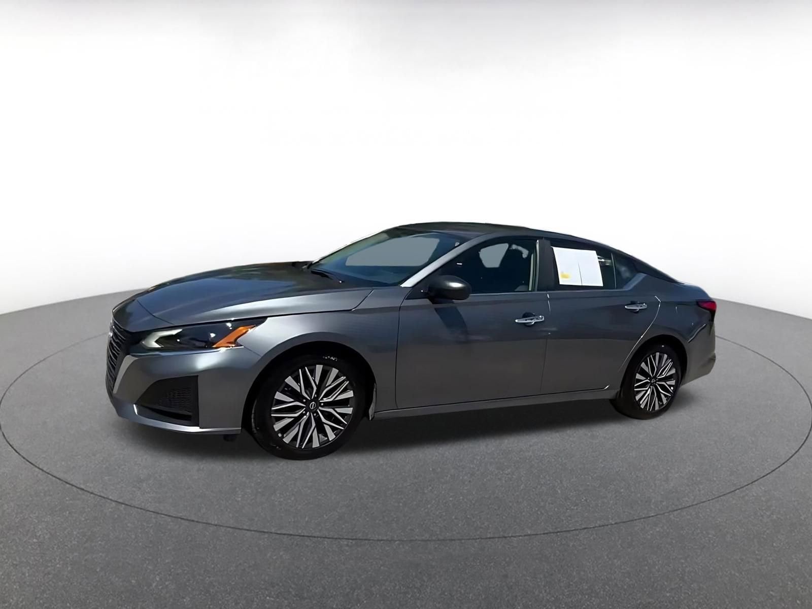 Thumbnail: 2025 Nissan Altima - 8