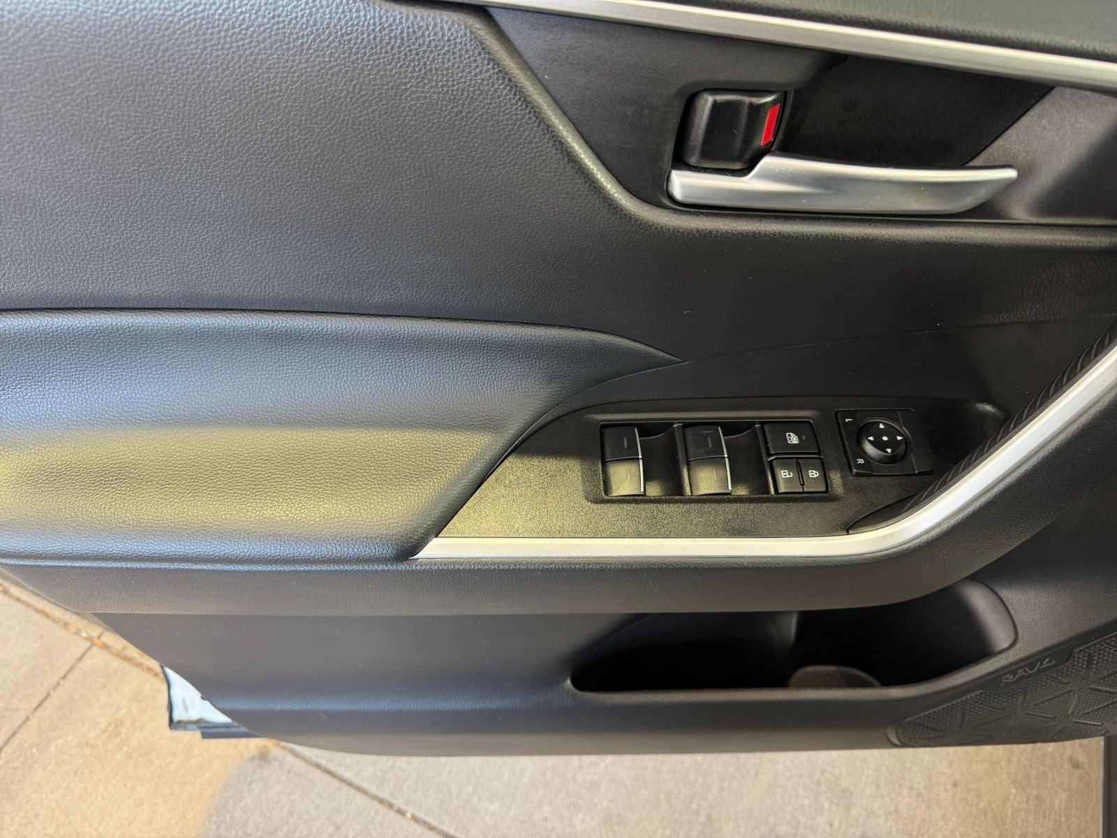 Thumbnail: 2025 Toyota RAV4 - 20