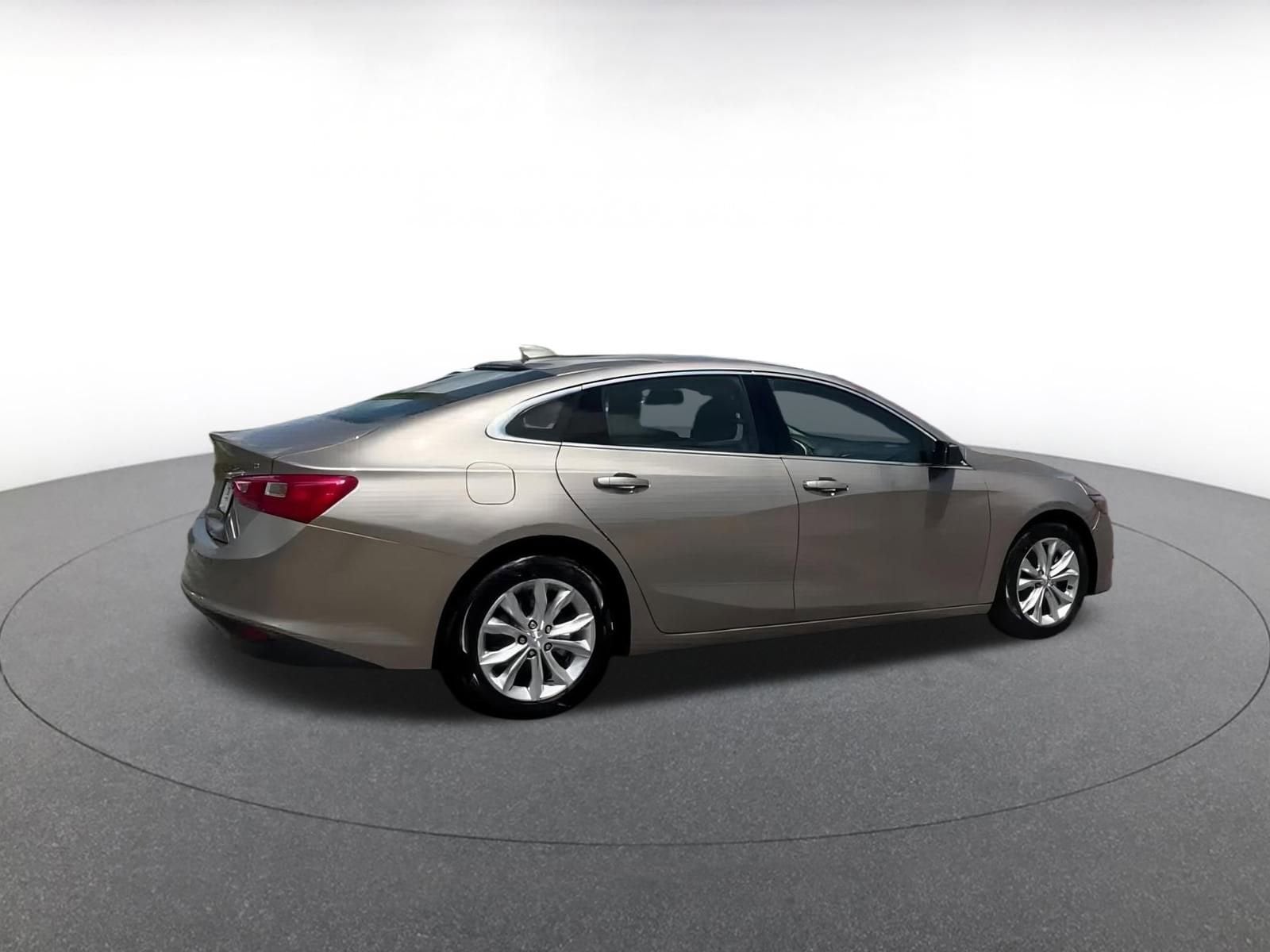 Thumbnail: 2023 Chevrolet Malibu - 15