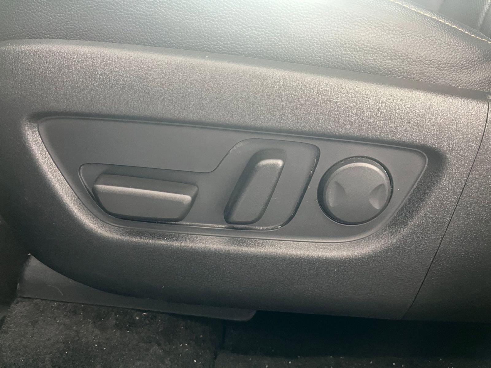 Thumbnail: 2025 Mazda CX-70 - 22