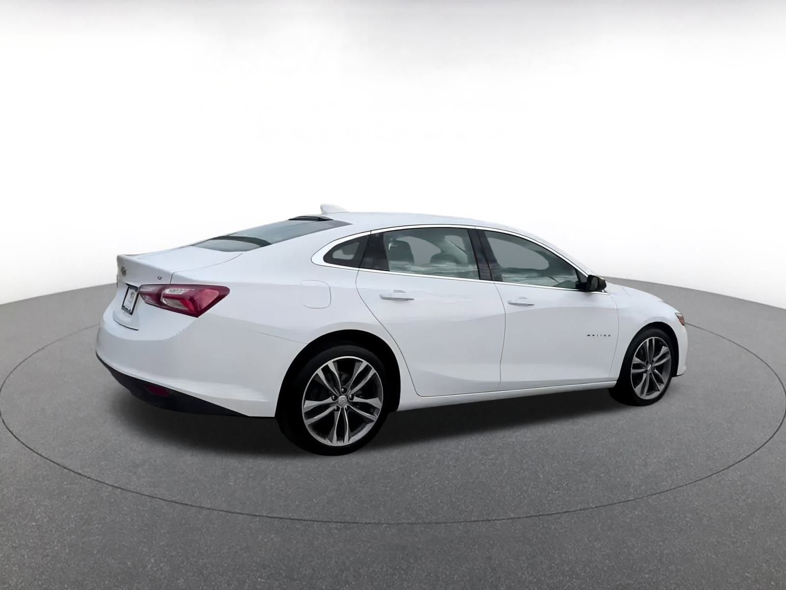 Thumbnail: 2024 Chevrolet Malibu - 12