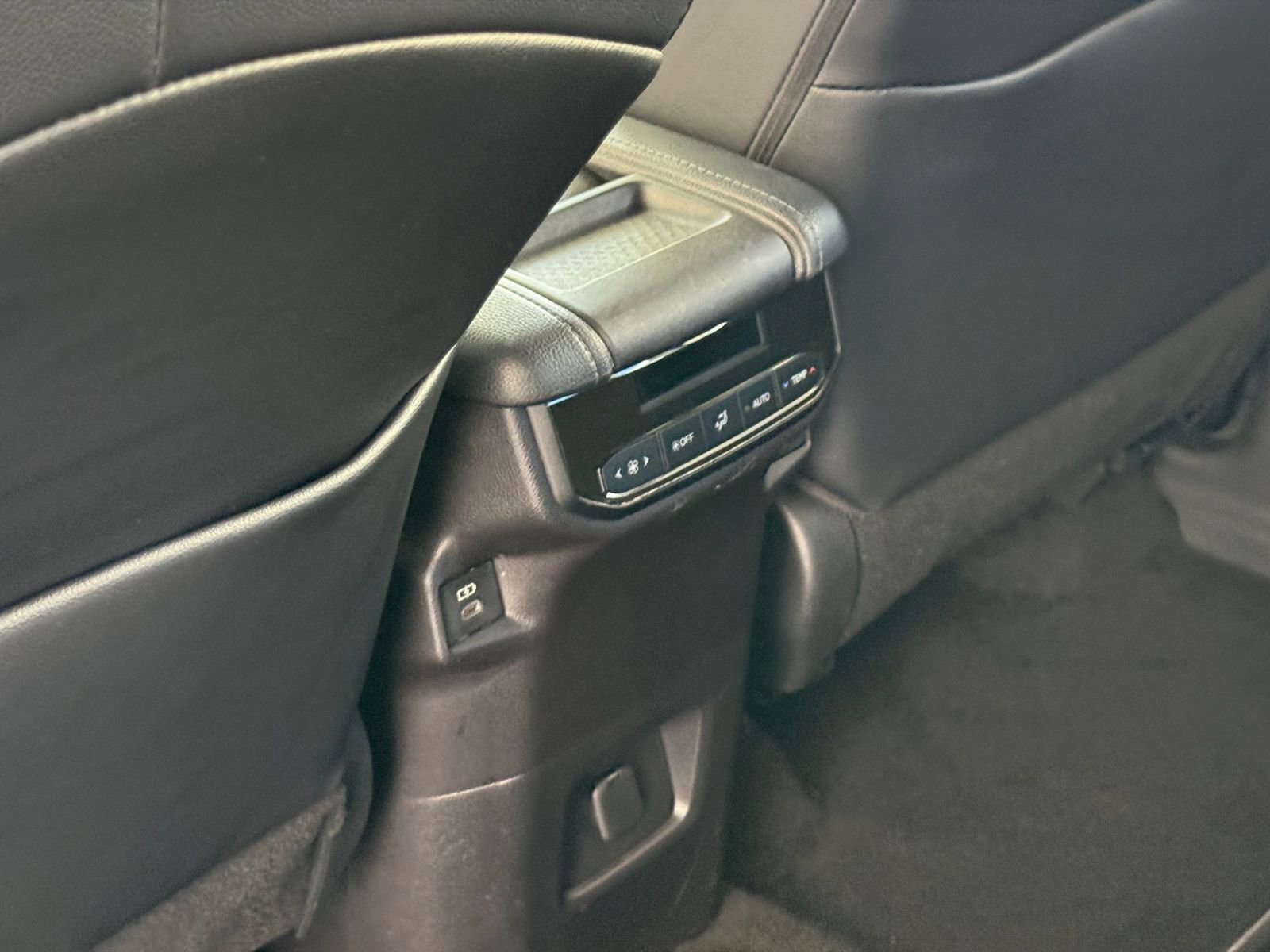 Thumbnail: 2025 Toyota Grand Highlander - 25