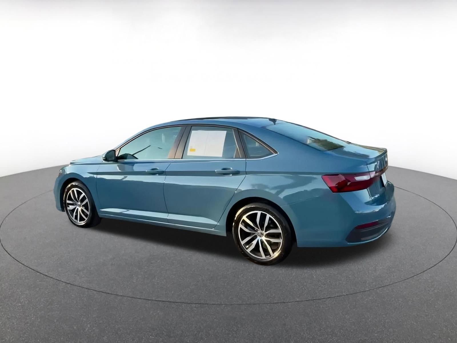 Thumbnail: 2025 Volkswagen Jetta - 10