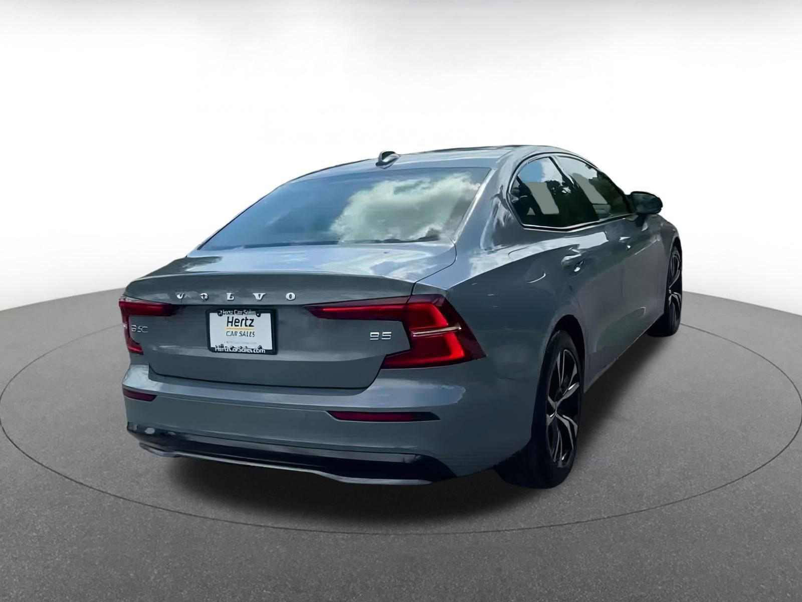 Thumbnail: 2024 Volvo S60 - 13
