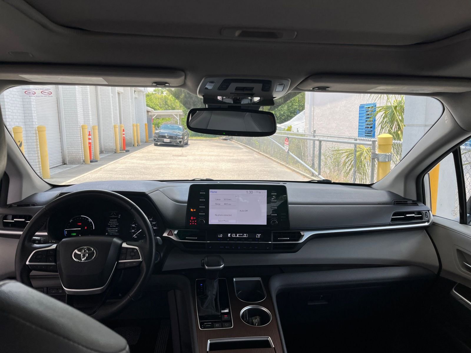 Thumbnail: 2024 Toyota Sienna - 33