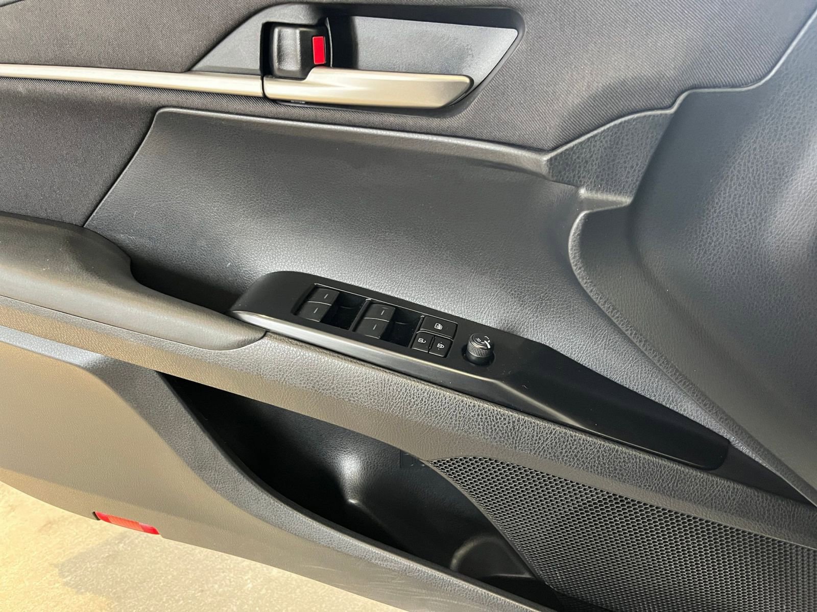 Thumbnail: 2025 Toyota Camry - 20