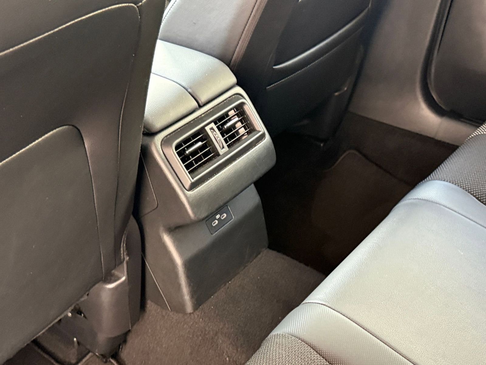 Thumbnail: 2025 Mazda CX-50 - 24