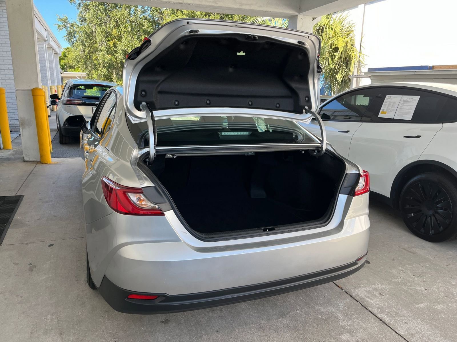 Thumbnail: 2025 Toyota Camry - 31