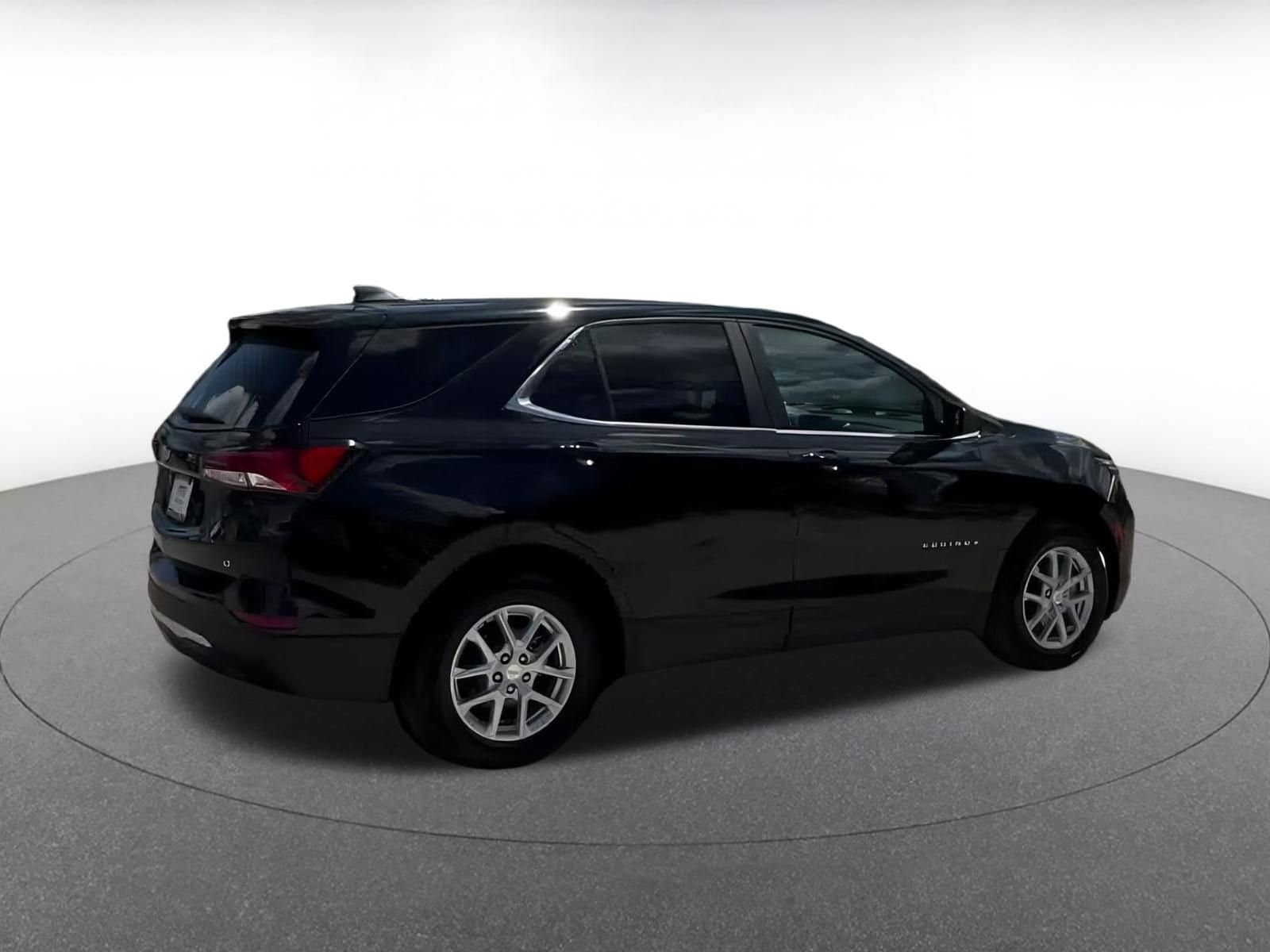 Thumbnail: 2024 Chevrolet Equinox - 10