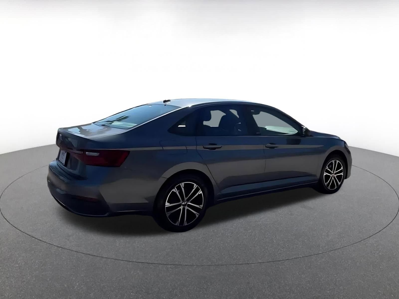 Thumbnail: 2025 Volkswagen Jetta - 12