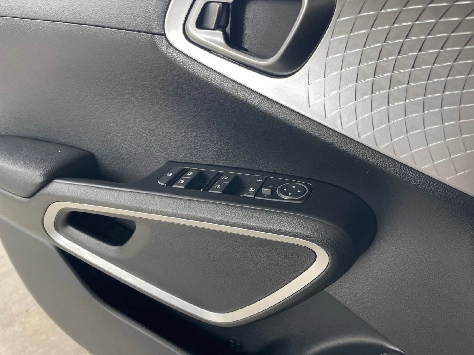 Thumbnail: 2025 Kia Soul - 18