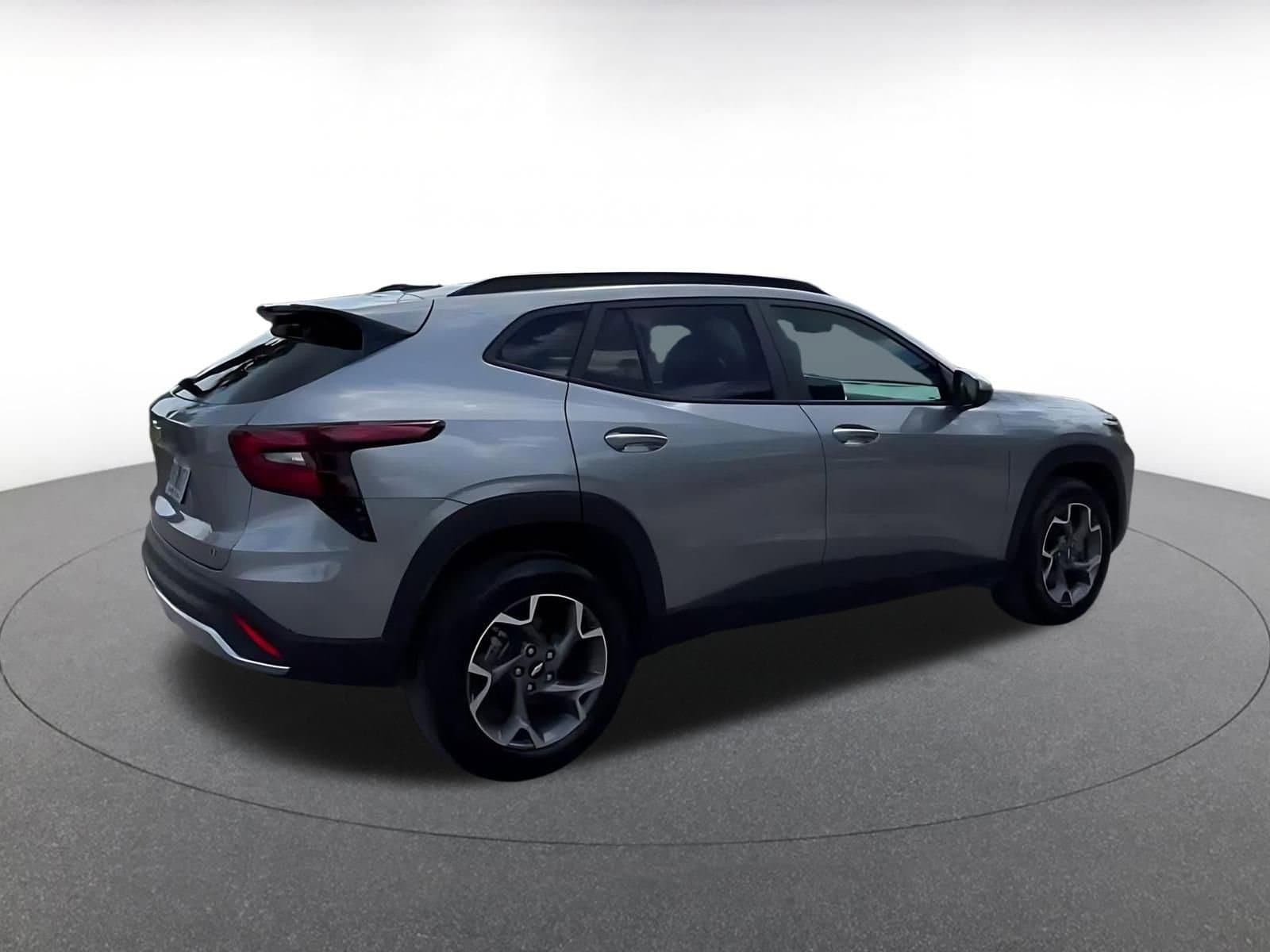 Thumbnail: 2025 Chevrolet Trax - 14